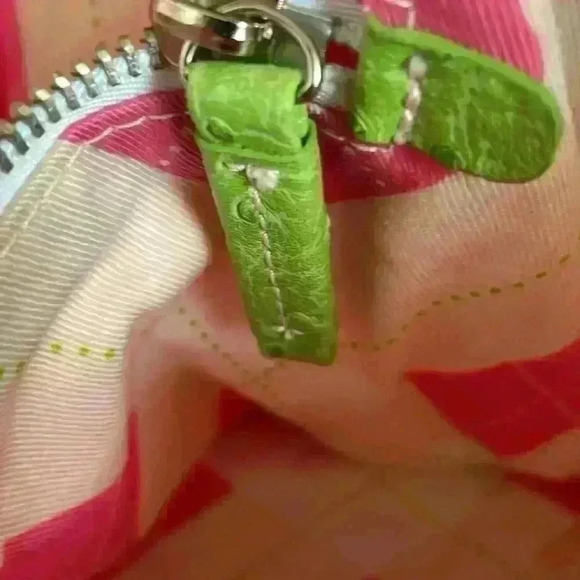 Preppy Goldie bag by Bath and Body works - Picture 11 of 13